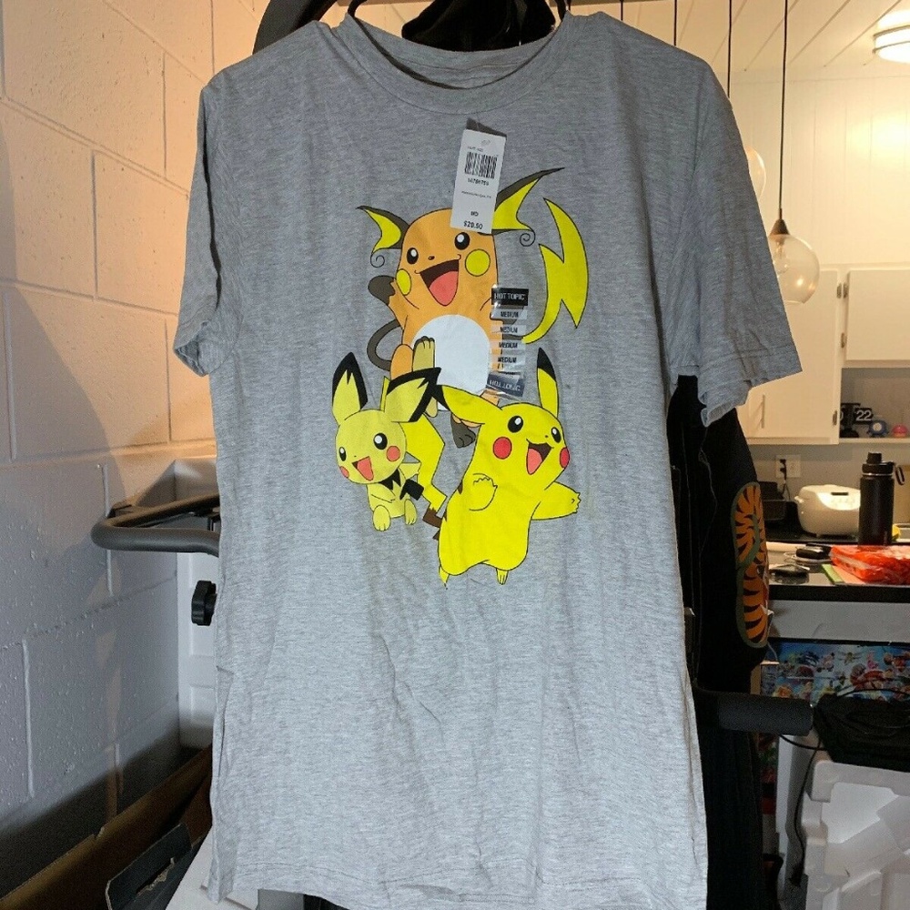 Hot Topic PIkachu evolution tee